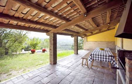 Can Rovira, outdoor dining area overlooking the pool